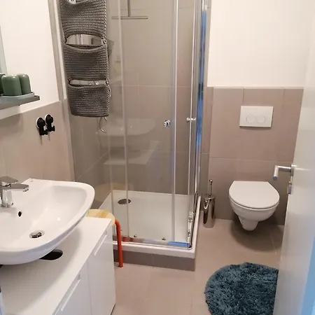 Haus Charlottenburg 1, Zentrumsnah Gelegen, Mit Blick Auf Festung *