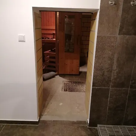 Haus Charlottenburg 1, Zentrumsnah Gelegen, Mit Blick Auf Festung