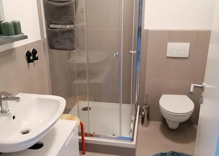 Haus Charlottenburg 1, Zentrumsnah Gelegen, Mit Blick Auf Festung *